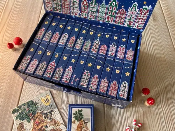 Calendrier de l'avent Vintage Postcards - Penny Puzzle - 24 X 99 pièces