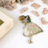 Puzzle Sous l'arbre Rose - Michèle Wilson - 80 pièces
